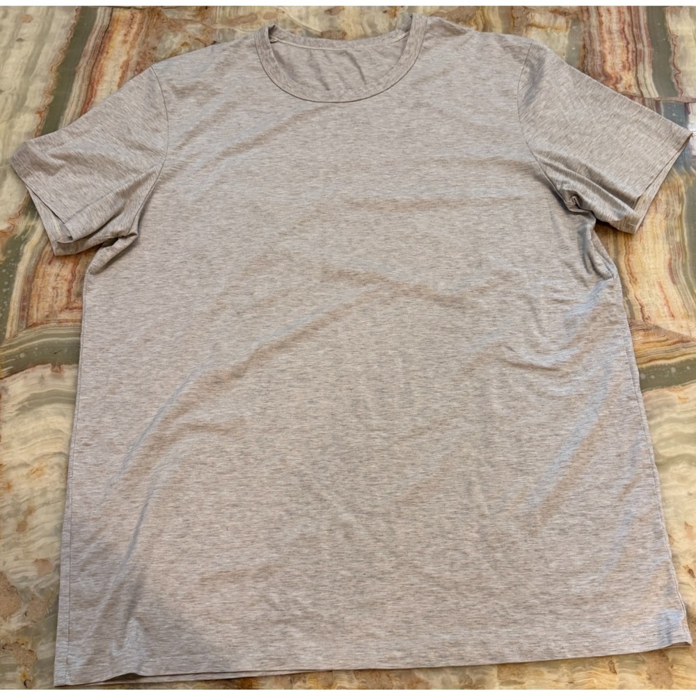 lululemon athletica Men's Short Sleeve Tee in Light Gray Heather